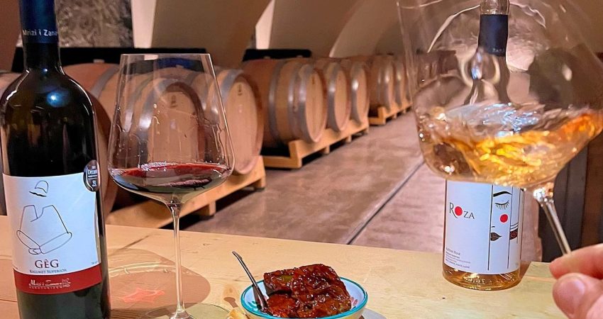 vera-gege dhe roza. mrizi i zanave