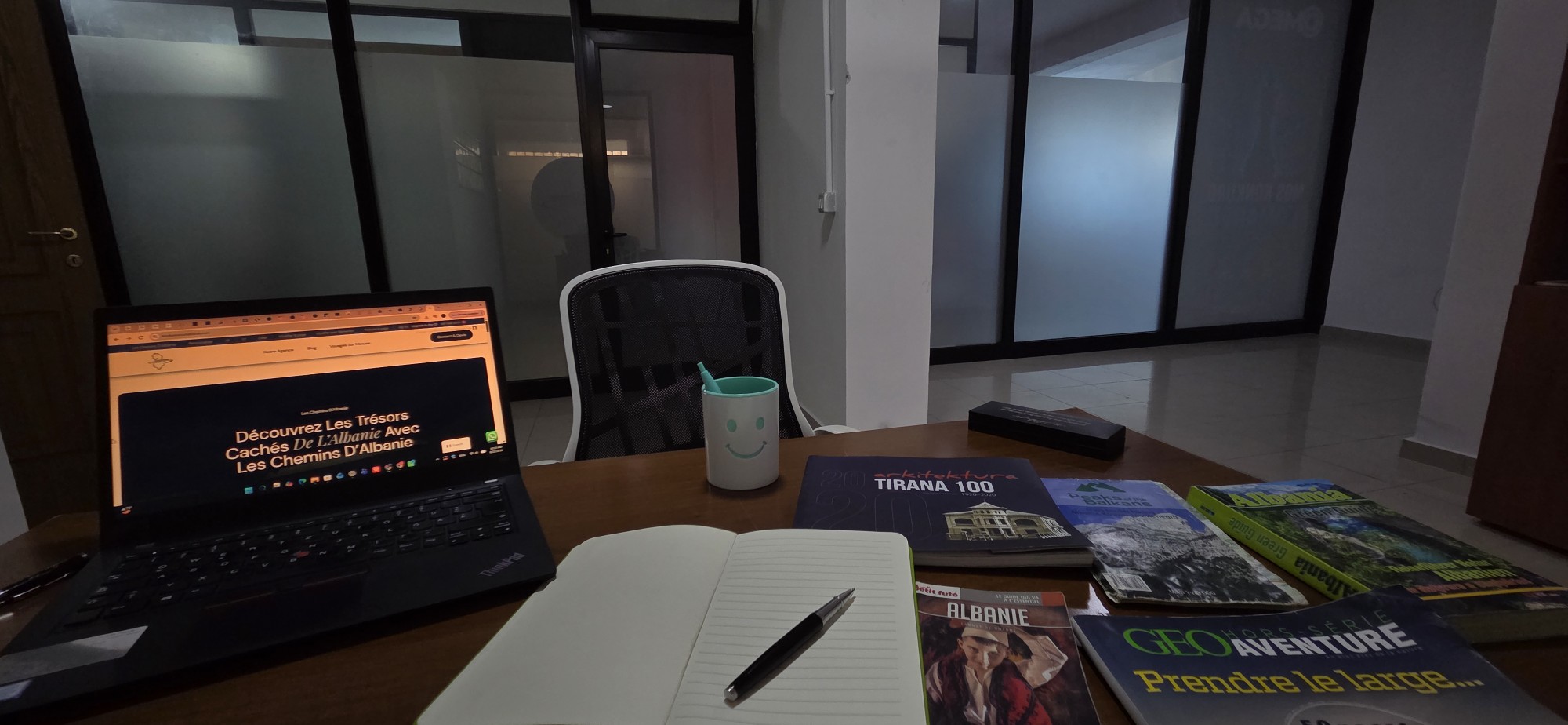 Préparer le voyage en Albanie. Bureau Les Chemins d’Albanie